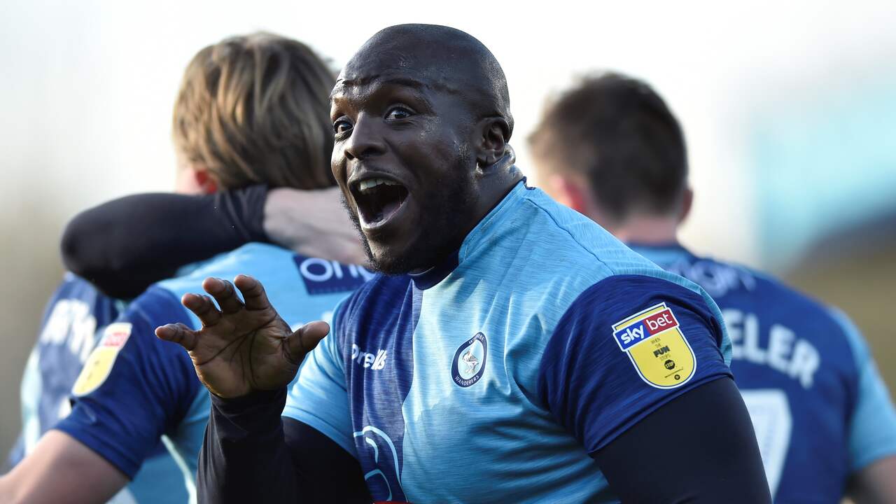 akinfenwa liverpool kit