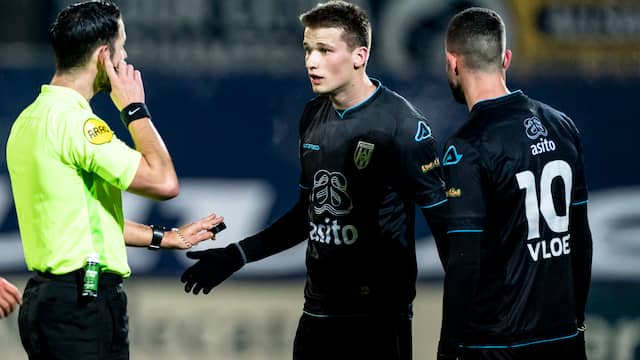Heracles Almelo gaf tegen PEC Zwolle een 0-2-voorsprong weg.