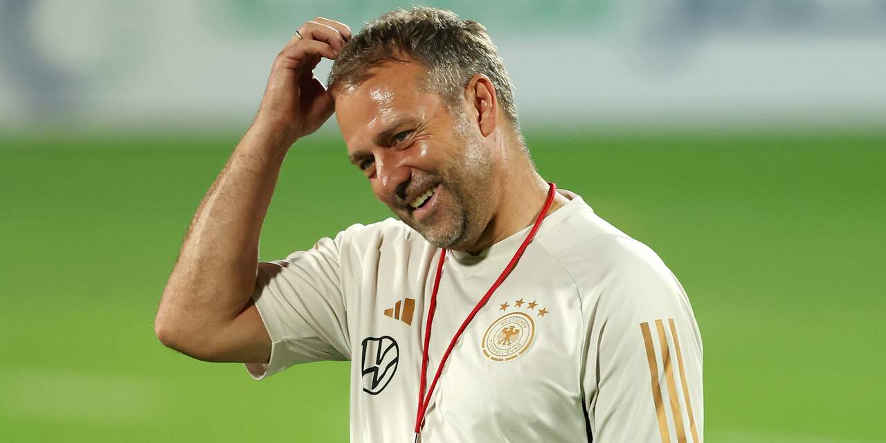 Flick overleeft crisisberaad na WK en blijft aan als bondscoach van Duitsland