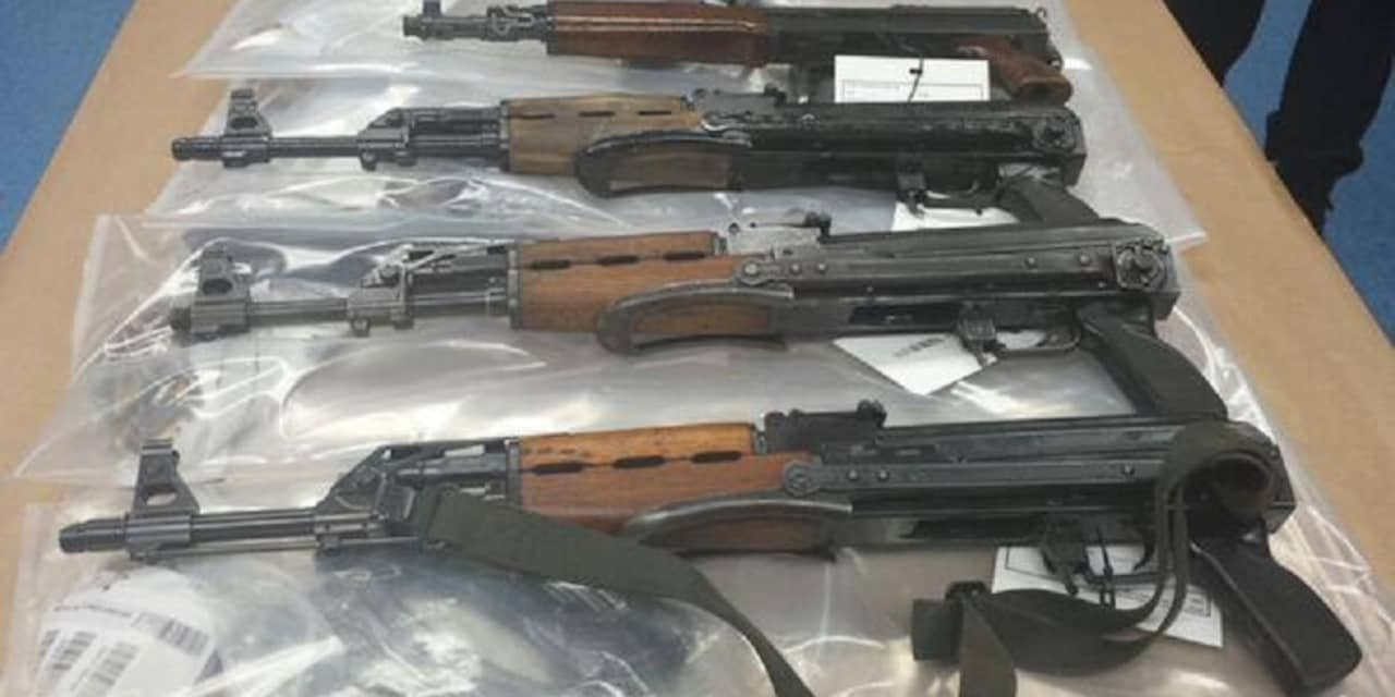 'Ongekend grote hoeveelheid vuurwapens' gevonden in Nieuwegein