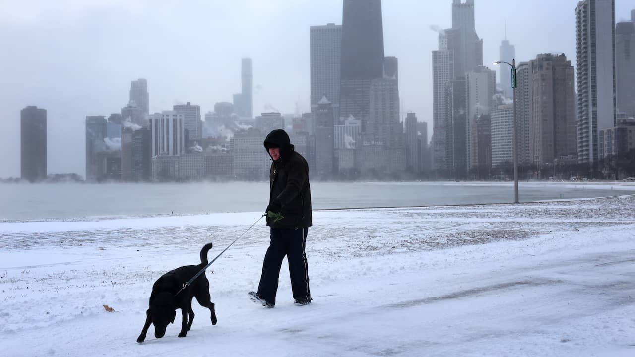 1,5 juta rumah di Amerika Serikat mati listrik akibat badai musim dingin dan keadaan darurat di New York |  luar negeri