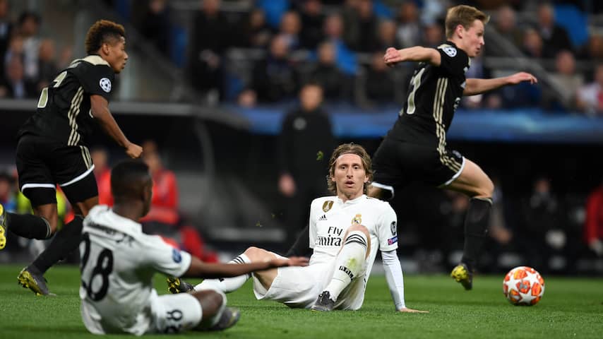 Frenkie de jong ajax vs real madrid