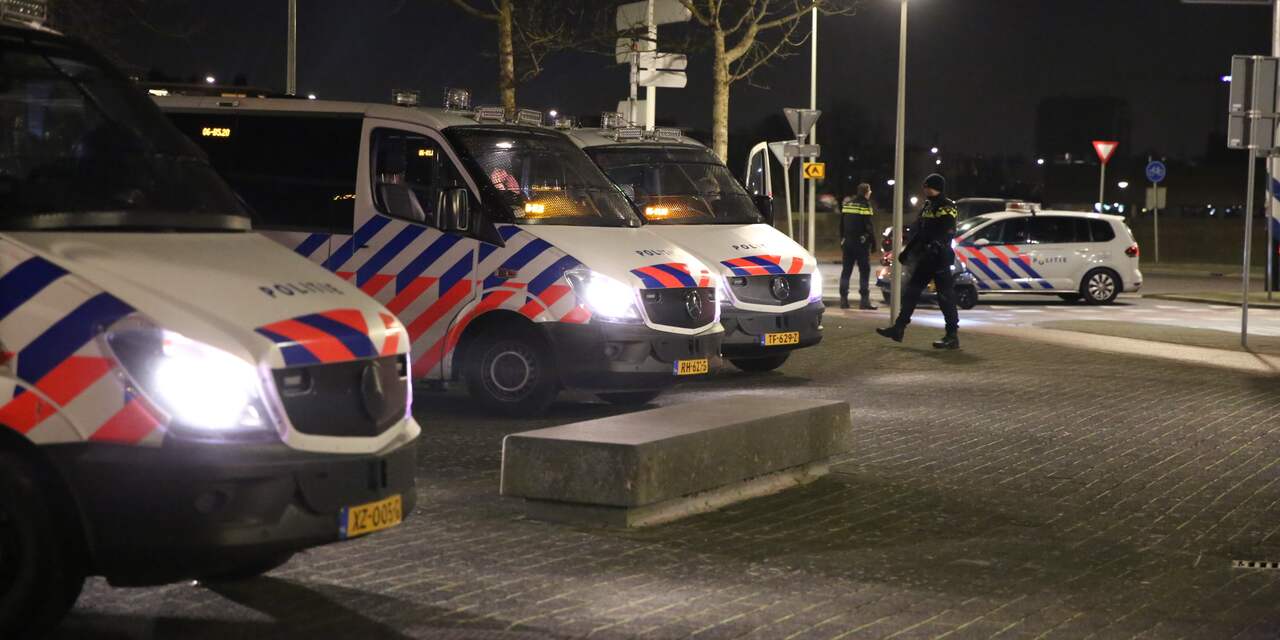 Wapens en vuurwerk gevonden bij huiszoekingen na rellen Den Haag
