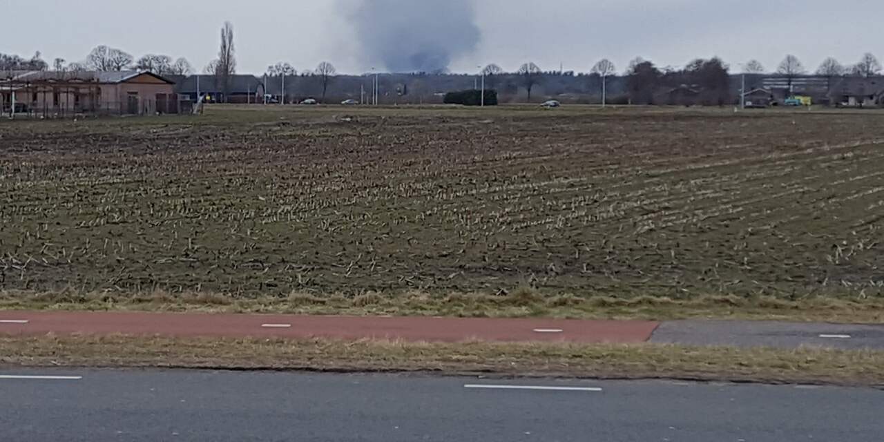 Grote uitslaande brand in loods in Oudenbosch onder controle