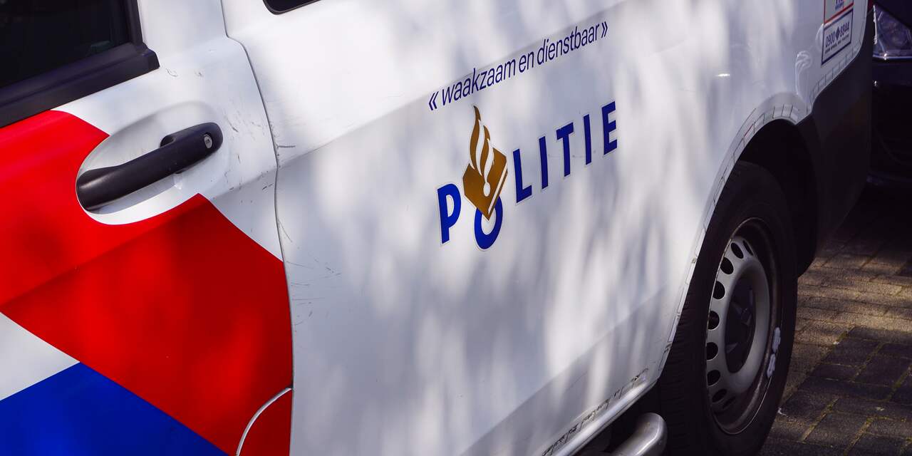 Politie deelt beelden van inval in Amsterdamse woning
