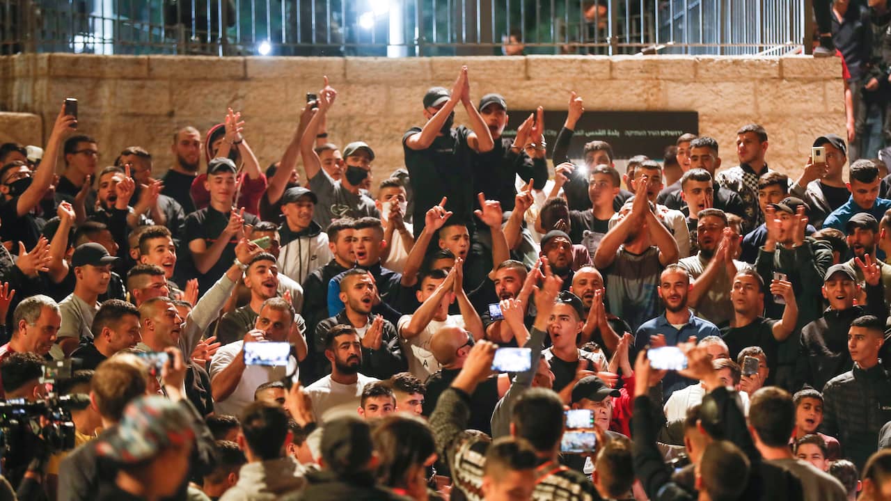 After troubled days, Israeli police are removing fences at Damascus gate |  NOW