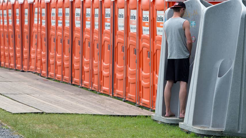 Vrouw Moet Toch Boete Voor Wildplassen Leidseplein Betalen Amsterdam Nunl