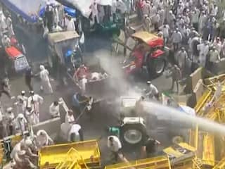 Indiase politie verjaagt tienduizenden boeren met traangas