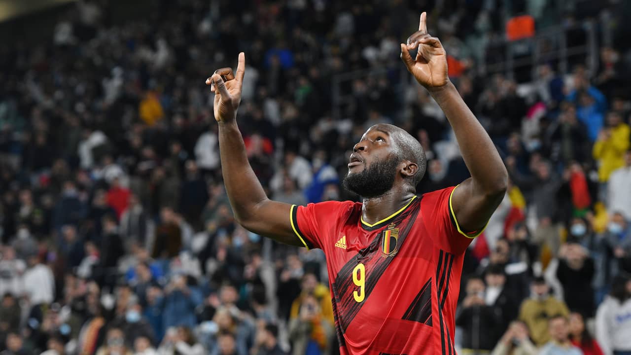 Romelu Lukaku dankt de hogere machten na zijn fraaie 2-0 voor België.