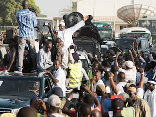 Adama Barrow ingezworen als president Gambia