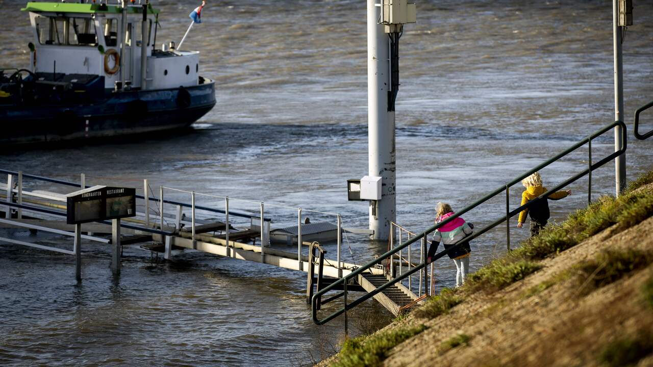 Waterstand van de Rijn bereikt piek bij Lobith, grote problemen blijven uit