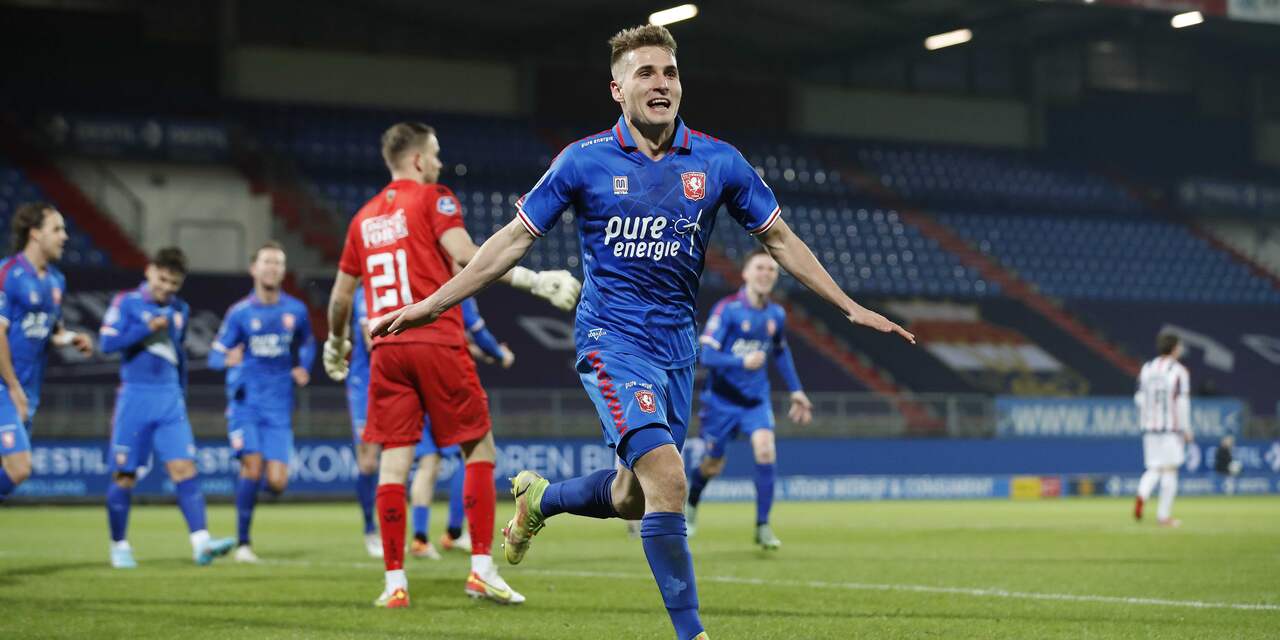 FC Twente bezorgt Willem II recordnederlaag, zegereeks AZ ten einde