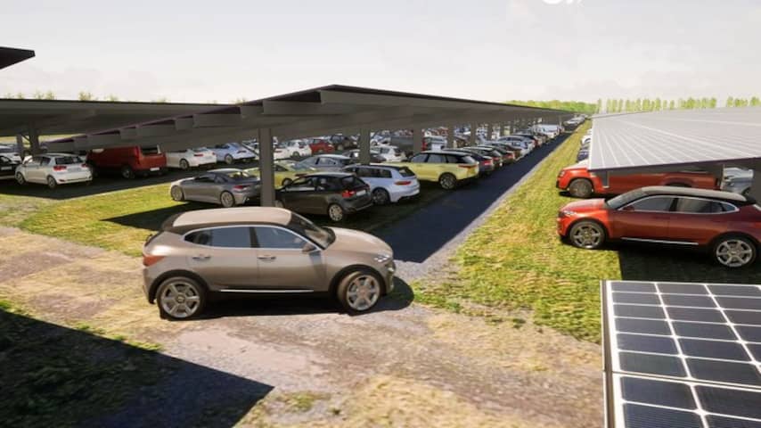 Lowlands zet 90.000 zonnepanelen over parkeerplaats in Biddinghuizen