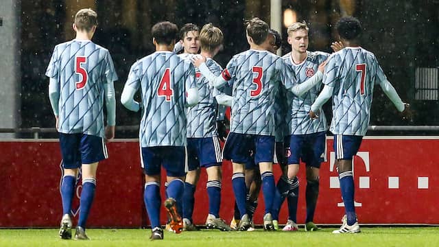 Jong Ajax boekte de eerste zege sinds 7 november.