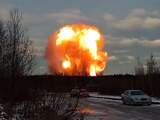 Treinreizigers rijden vlak langs gasexplosie in Rusland