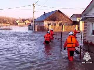 Evacuaties na damdoorbraak in Russische Oeralrivier: 'Grootste ramp in 80 jaar'