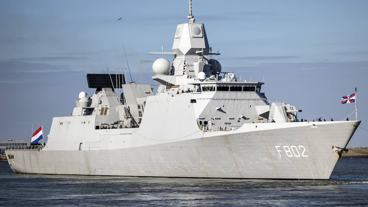 Dutch naval vessel has lost 4,000 liters of oil in the Baltic Sea |  NOW