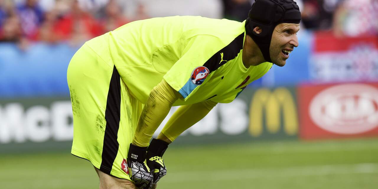 Recordinternational Cech stopt als doelman Tsjechië