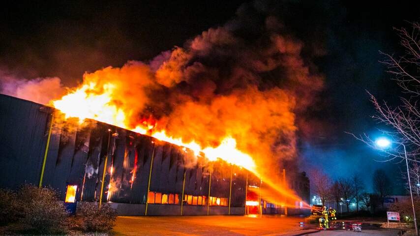 Uitslaande brand in Gelders dorp Aalten, NL-Alert voor omwonenden