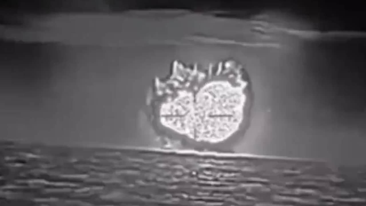Beeld uit video: Oekraïne deelt beelden van vermeende verwoesting Russisch schip