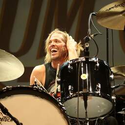 Foo Fighters nemen afscheid van drummer Taylor Hawkins in uitverkocht Wembley