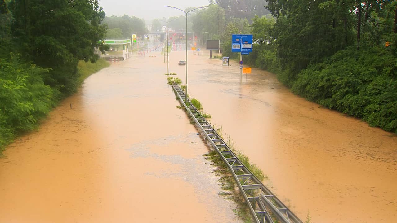 Beeld uit video: Zo zag Limburg eruit na de overstromingen een jaar geleden