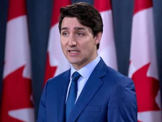 Canadese premier Trudeau zet twee opgestapte ministers uit partij
