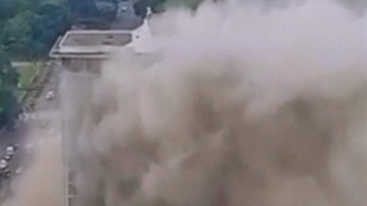 Beeld uit video: Fatale brand in hotel in Manilla zorgt voor enorme rookwolk