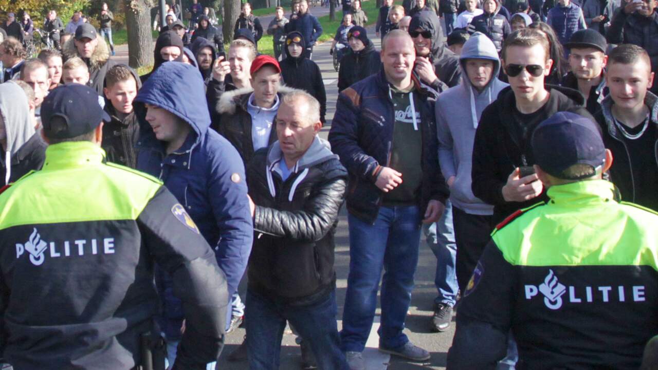 Beeld uit video: Video: Demonstratie tegen azc in Enschede