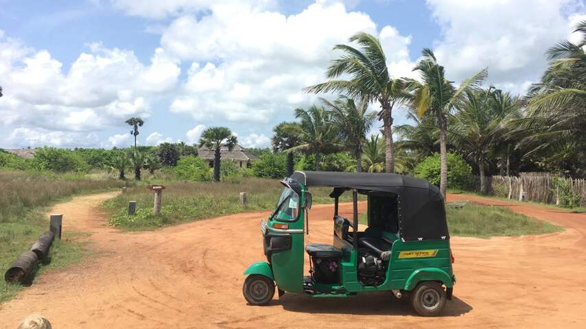 tuktuk in srilanka