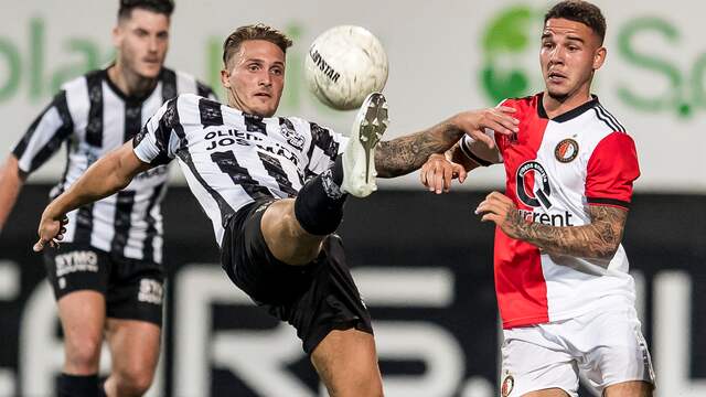 Feyenoord dankzij jongelingen door in beker (gesloten)