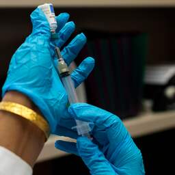 Twitter neemt maatregelen tegen nepnieuws over vaccinaties