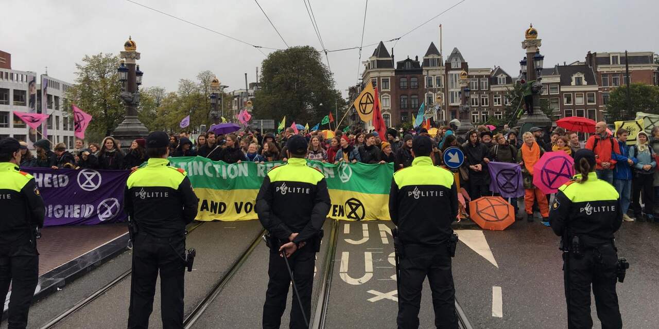 130 klimaatbetogers in Amsterdam opgepakt, recordaantal in protestweek