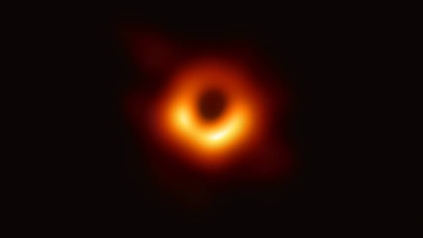 Eerste foto van een zwart gat
