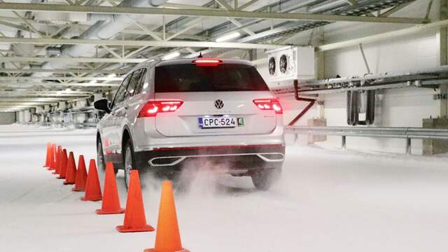 De vierseizoenenbanden die vaak onder SUV's liggen, zijn aan stevige tests onderworpen.