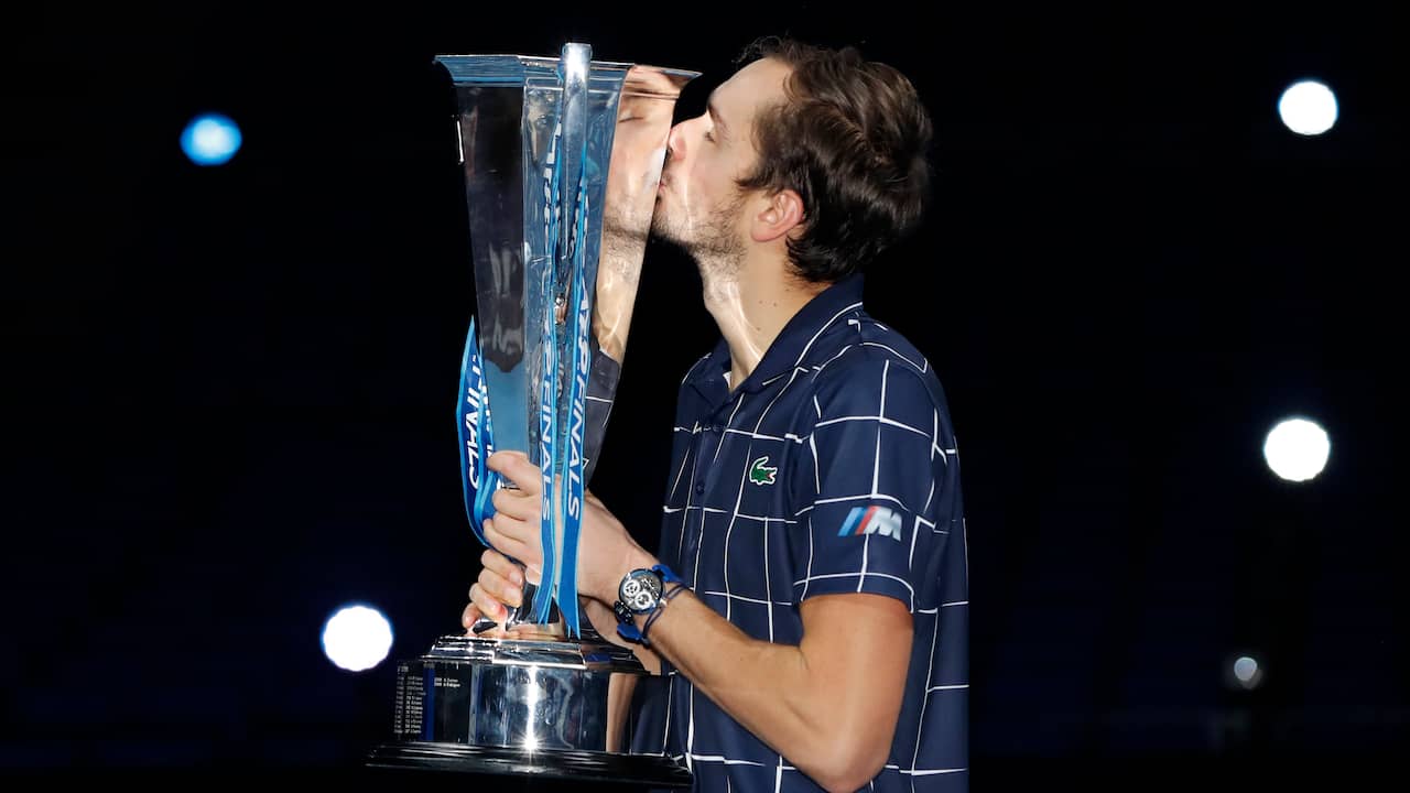 Medvedev beats Thiem in blood-curdling final and wins ATP Finals |  NOW