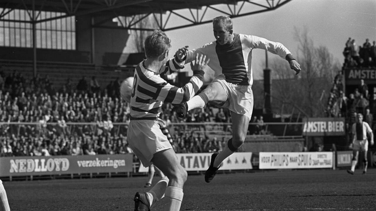 Henk Groot in 1968 in actie namens Ajax.