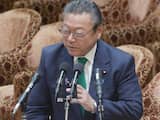 Japanse minister van Cybersecurity zegt toch computers te gebruiken