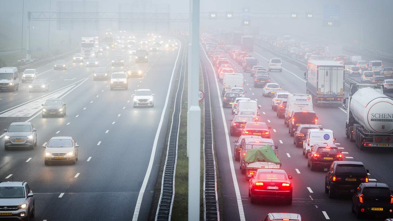 Rijkswaterstaat Prepared for Slippery Roads Amid Extreme Weather Conditions