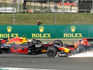 Crash met Vettel kost Verstappen podiumplek, Hamilton wint op Silverstone