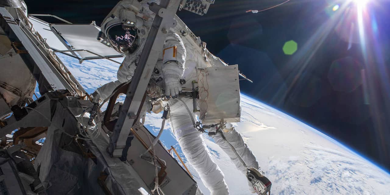 NASA schort ruimtewandelingen op na waterlek in helm van astronaut
