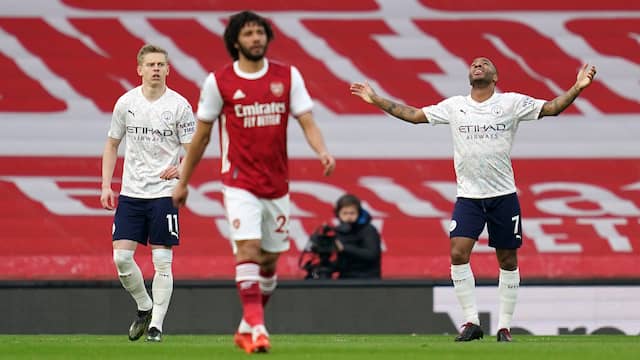 City-aanvaller Raheem Sterling viert zijn winnende treffer tegen Arsenal.